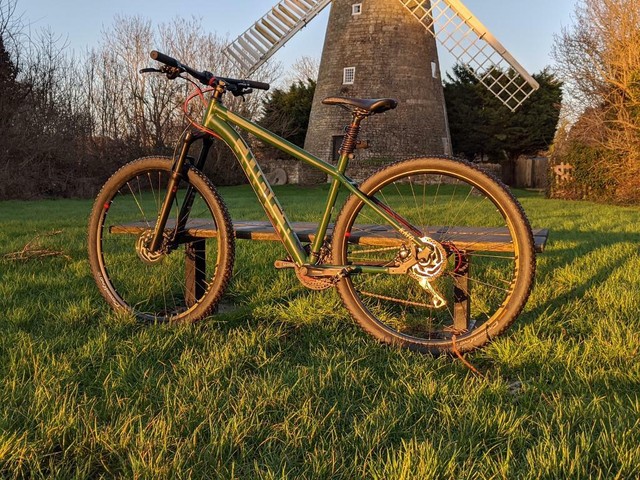 hardtail mountain bike with rockshox